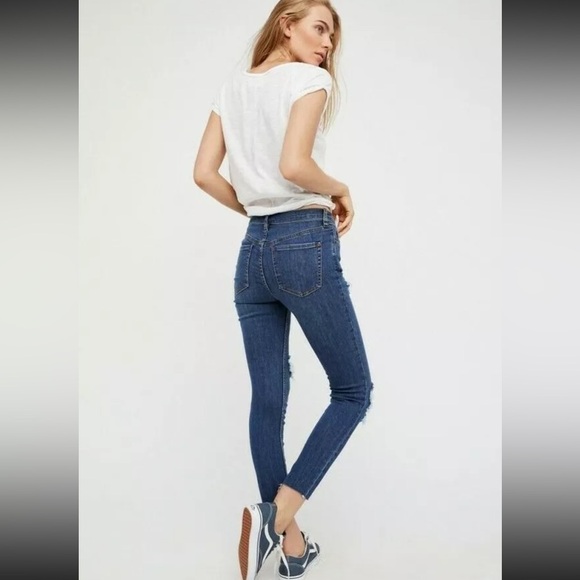 Free People Reagan Distressed Crop High-Rise Skinny Stretch Denim Jeans: 31 - Picture 4 of 11